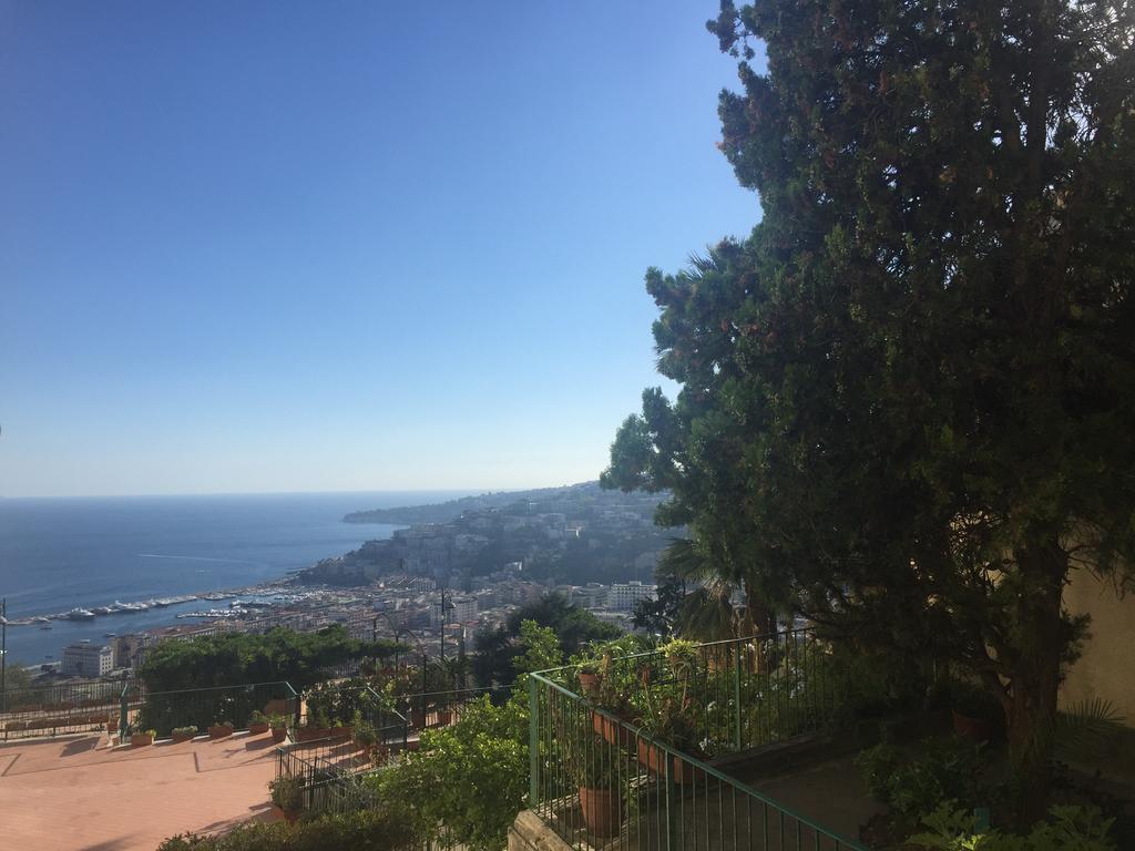 לינה וארוחת בוקר נאפולי Casa Di Erminia מראה חיצוני תמונה