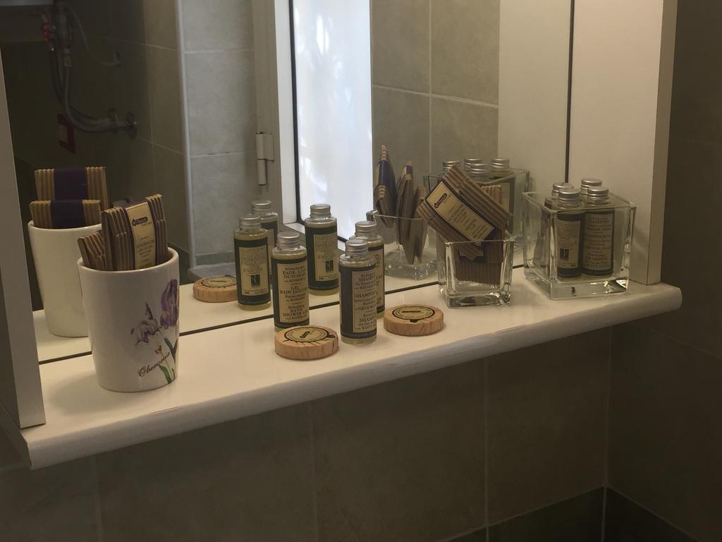 לינה וארוחת בוקר נאפולי Casa Di Erminia מראה חיצוני תמונה