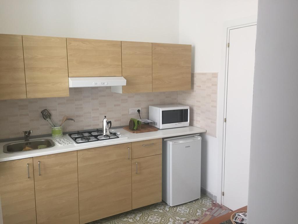 לינה וארוחת בוקר נאפולי Casa Di Erminia מראה חיצוני תמונה