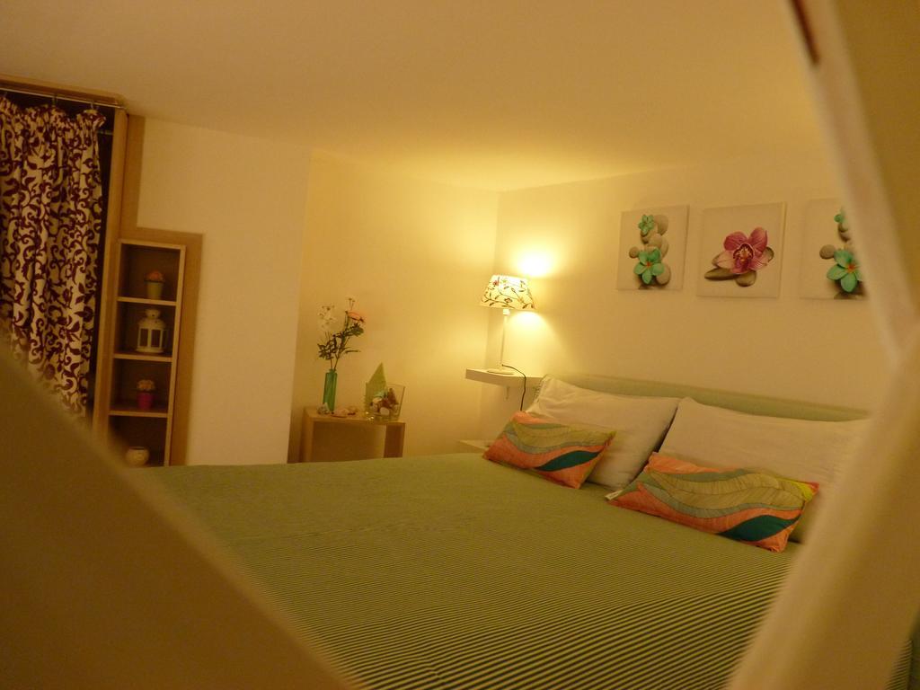 לינה וארוחת בוקר נאפולי Casa Di Erminia מראה חיצוני תמונה