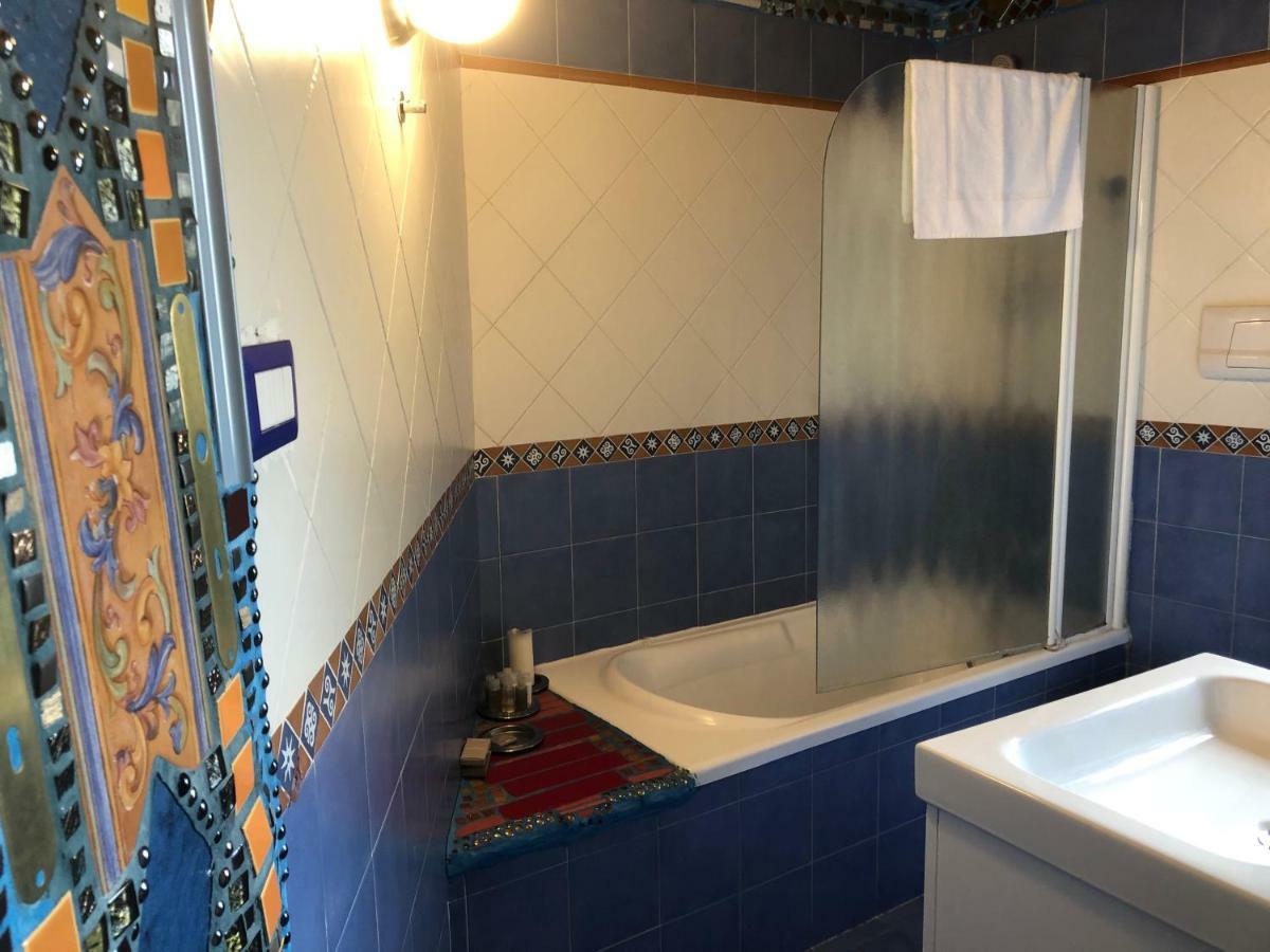 לינה וארוחת בוקר נאפולי Casa Di Erminia מראה חיצוני תמונה